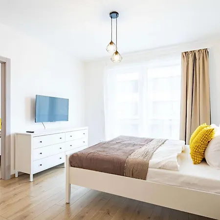 - Balcony - Urban Retreat شقة بودابست