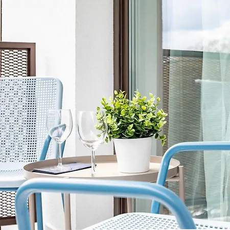 Διαμέρισμα - Balcony - Urban Retreat *